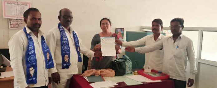 ಪಠ್ಯಪುಸ್ತಕ ಒದಗಿಸುವಂತೆ ಮನವಿ