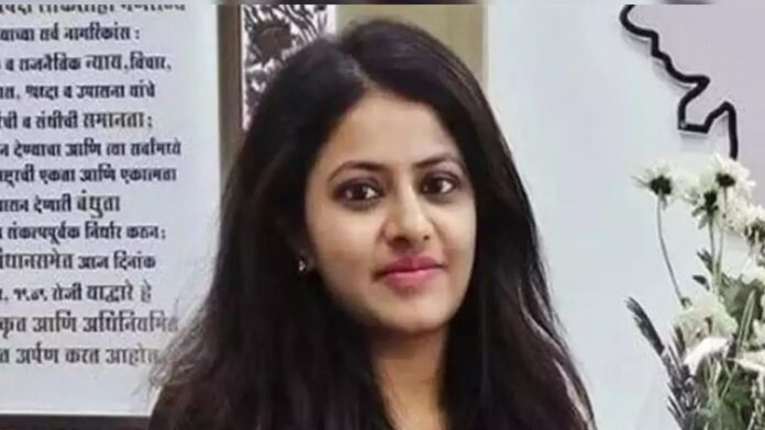 ಪೂಜಾ ಖೇಡ್ಕರ್