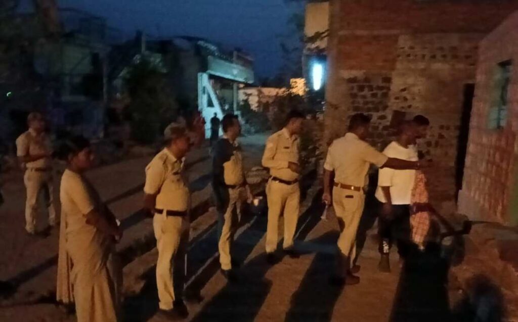 ಪೊಲೀಸರ ಅಕ್ರಮ ಪ್ರವೇಶ 1