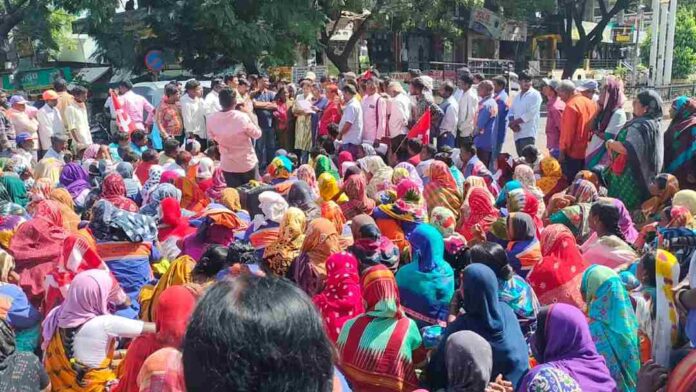 ಪೌರಕಾರ್ಮಿಕರ ಆಕ್ರೋಶ