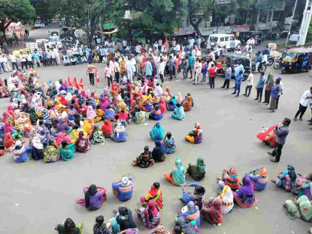 ಪೌರಕಾರ್ಮಿಕರ ಪ್ರತಿಭಟನೆ ಕಲಬುರಗಿ