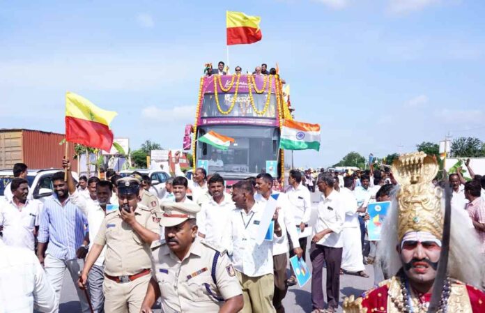 ಪ್ರಜಾಪ್ರಭುತ್ವದ ದಿನ ಅಂಬಾರಿ ಏರಿದ ಸಚಿವ