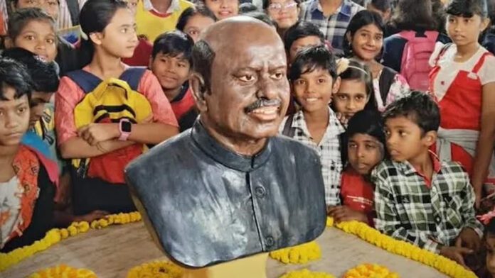 ಪಶ್ಚಿಮ ಬಂಗಾಳ, ಪ್ರತಿಮೆ, ರಾಜ್ಯಪಾಲ, ಆನಂದ ಬೋಸ್, West Bengal, statue, governor, Ananda Bose,