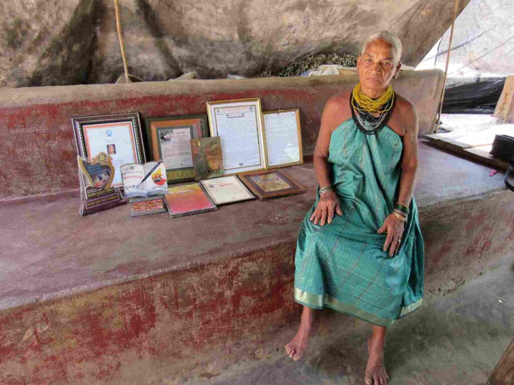 ಪ್ರಶಸ್ತಿ ಜೊತೆ ತುಳಸಿ