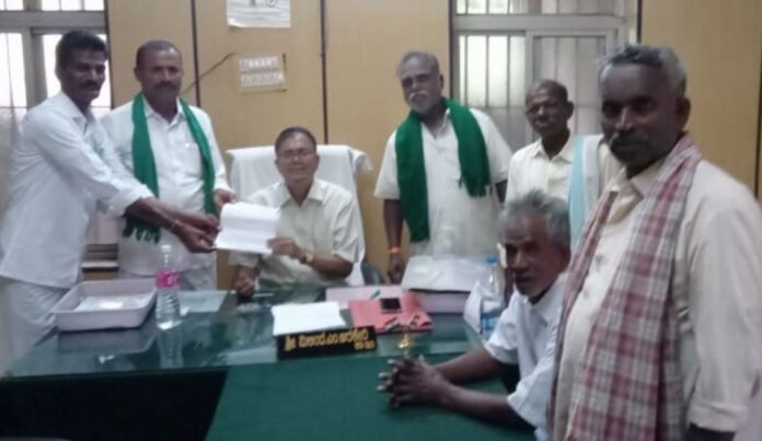 ಕಾಲುವೆ ಸ್ವಚ್ಛಗೊಳಿಸುವಂತೆ ರೈತಸಂಘ ಆಗ್ರಹ