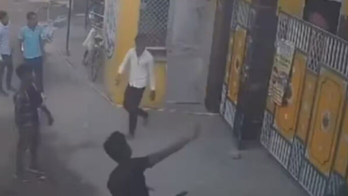 ಬಿಹಾರ, ಖಾಸಗಿ ಶಾಲೆ, ಬಾಂಬ್ ದಾಳಿ, Bihar, private school, bomb attack,