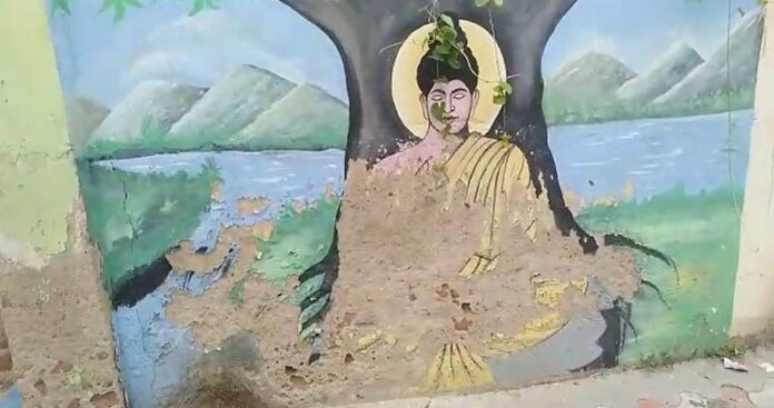 ಹಾಳಾಗಿರುವ ಬುದ್ಧನ ಪ್ರತಿಮೆ