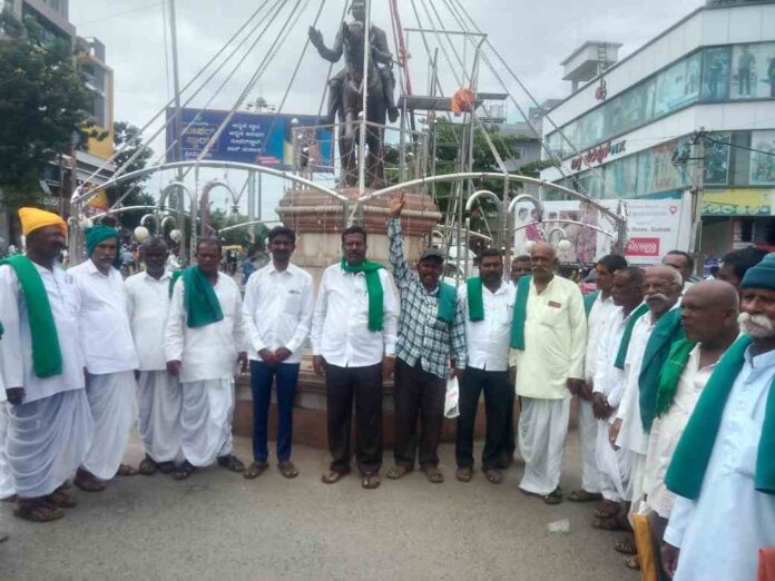 ಬೆಳೆಹಾನಿ ಪರಿಹಾರಕ್ಕೆ ಆಗ್ರಹ