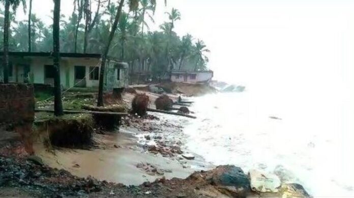 ಕರಾವಳಿಯಲ್ಲಿ ಬೇಗ ಕಾಣಿಸಿಕೊಂಡ ಕಡಲ್ಕೊರೆತ