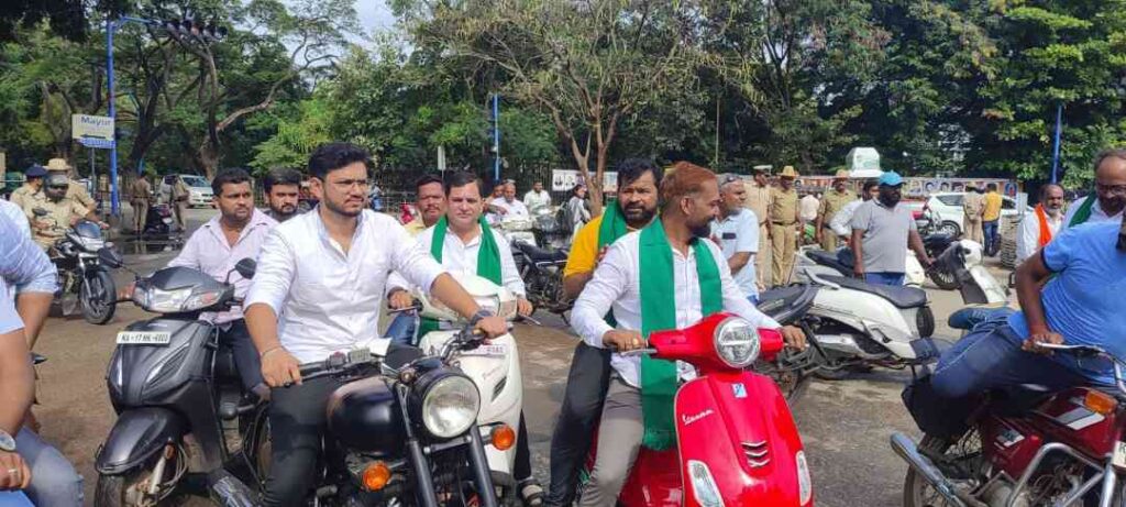 ಬೈಕ್‌ ಮೆರವಣಿಗೆ 1