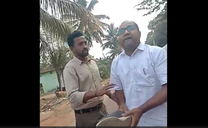 ರೈತನಿಗೆ ಬೂಟಿನಲ್ಲಿ ಹೊಡೆಯಲು ಮುಂದಾದ ಬ್ರಿಜ್‌ ಭೂಷಣ್