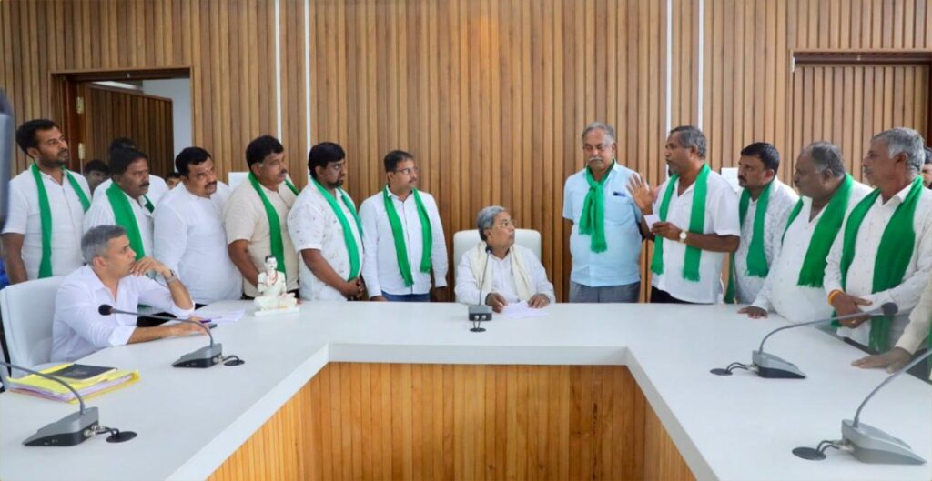 ಭೂಸ್ವಾಧಿನ ಪರ ರೈತರು