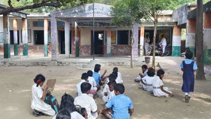ಮಕ್ಕಳಿಗೆ ಬಯಲೇ ಶಾಲೆ