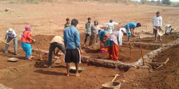 ಮನರೇಗಾ ಅಧಿಕಾರಿಗಳಿಗೆ ತರಾಟೆ