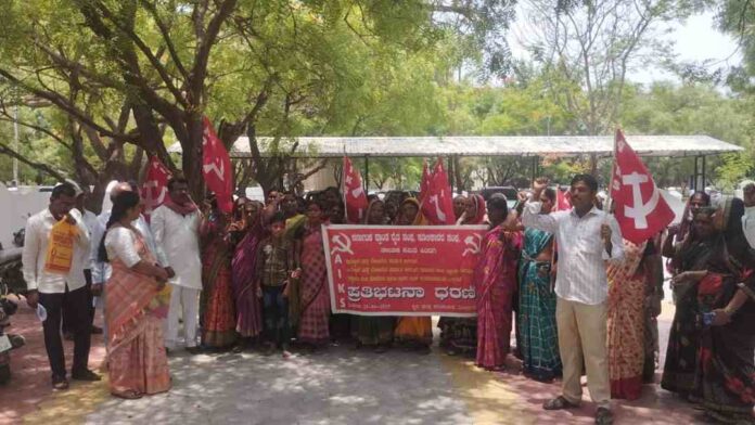 ಮನರೇಗಾ ಜಾರಿಗೆ ಆಗ್ರಹ