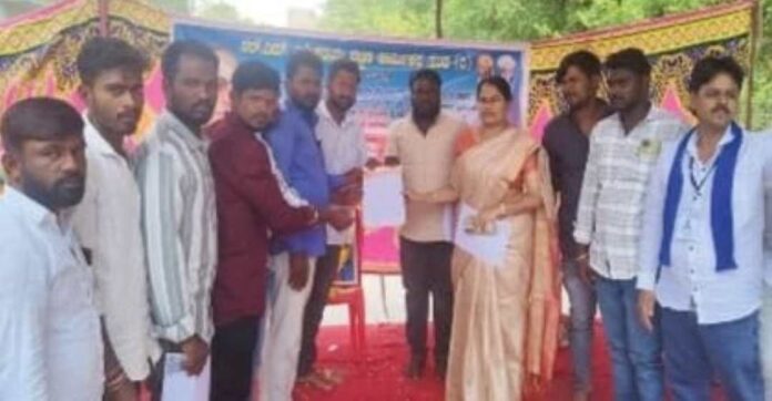 ಮನರೇಗಾ ನೆಡುತೋಪು ಕಾಮಗಾರಿಯಡಿ ಅಕ್ರಮ ಖಂಡಿಸಿ ಜಿಲ್ಲಾಧಿಕಾರಿಗೆ ಮನವಿ