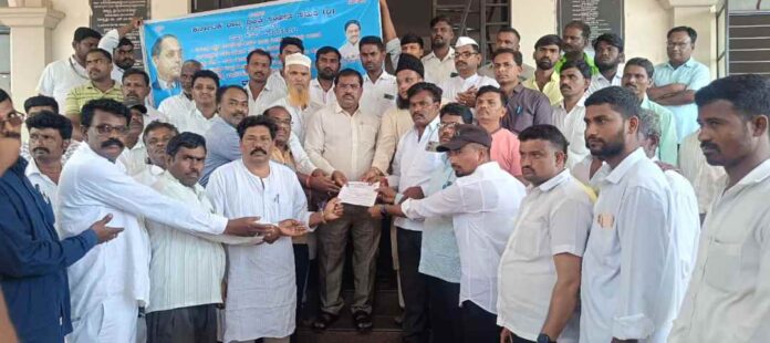 ಮೀಸಲಾತಿ ವಿರೋಧಿ ಬಿಜೆಪಿ ವಿರುದ್ಧ ಪ್ರತಿಭಟನೆ
