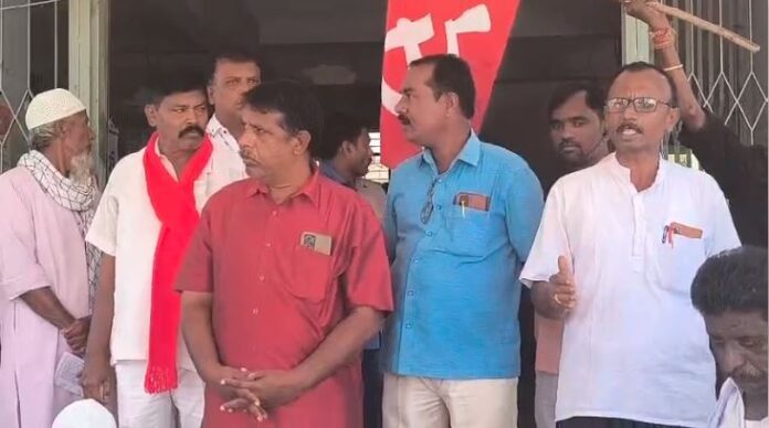 ರೇಷನ್‌ ಕಾರ್ಡ್‌ ತಿದ್ದುಪಡಿಗೆ ವಿರೋಧ