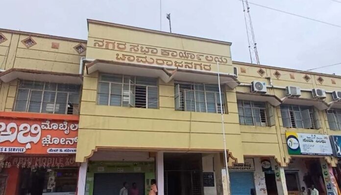 ಲೋಕಾಯುಕ್ತ ಬಲೆಗೆ ನಗರಸಭೆ ಸಿಬ್ಬಂದಿ