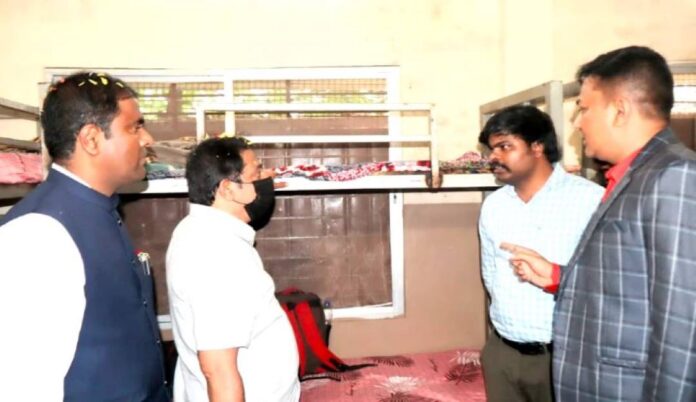 ವಿಜಯನಗರ ಜಿಲ್ಲಾ ಉಸ್ತುವಾರಿ ಸಚಿವ ಹಾಸ್ಟೆಲ್‌ಗೆ ಭೇಟಿ