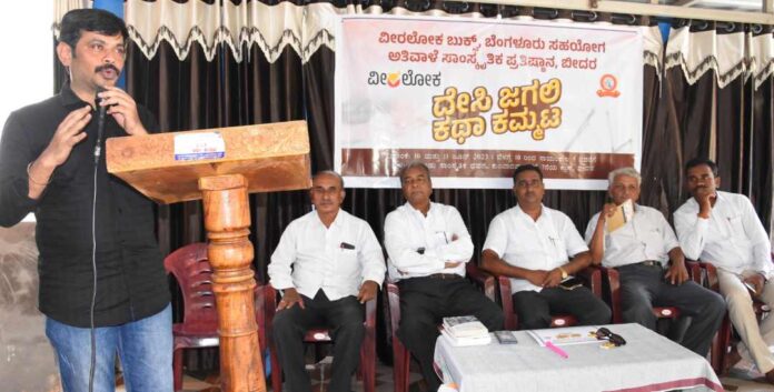 ಬೀದಿಯುದ್ದಕ್ಕೂ ಪುಸ್ತಕದ ಅಂಗಡಿ ತೆರೆಯಬೇಕು ಎಂದ ಶ್ರೀನಿವಾಸ