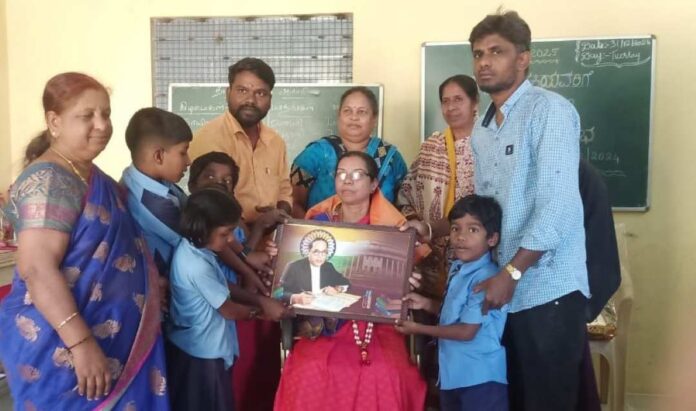 ನಿವೃತ್ತಿ‌ ಶಿಕ್ಷಕಿಗೆ ಹಳೆ ವಿದ್ಯಾರ್ಥಿಗಳಿಂದ ಸನ್ಮಾನ