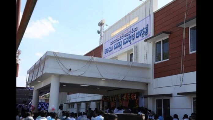 ರೋಗಿಗಳು ನರಳುತ್ತಿರುವ ತಾಯಿ ಮತ್ತು ಮಕ್ಕಳ ಆಸ್ಪತ್ರೆ