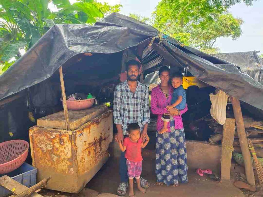 ಶಿಳ್ಳೇಕ್ಯಾತ ಅಲೆಮಾರಿ ಕುಟುಂಬ