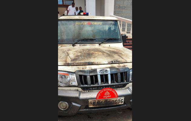 ಸರ್ಕಾರಿ ವಾಹನಕ್ಕೆ ಬೆಂಕಿ