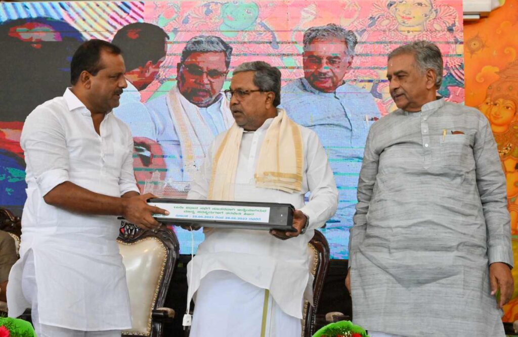 ಸಿಎಂ ಸಿದ್ದರಾಮಯ್ಯ 4