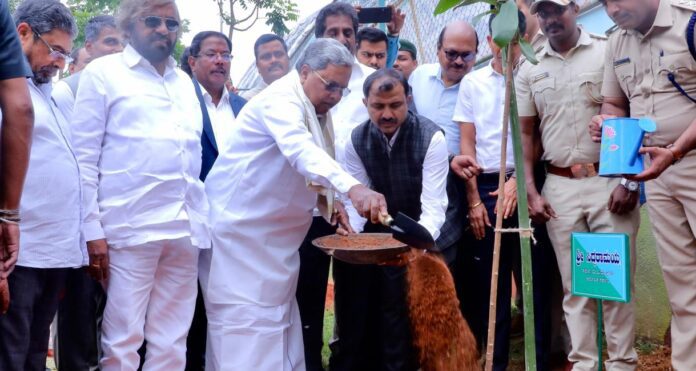 ಸಿದ್ದರಾಮಯ್ಯ (8)