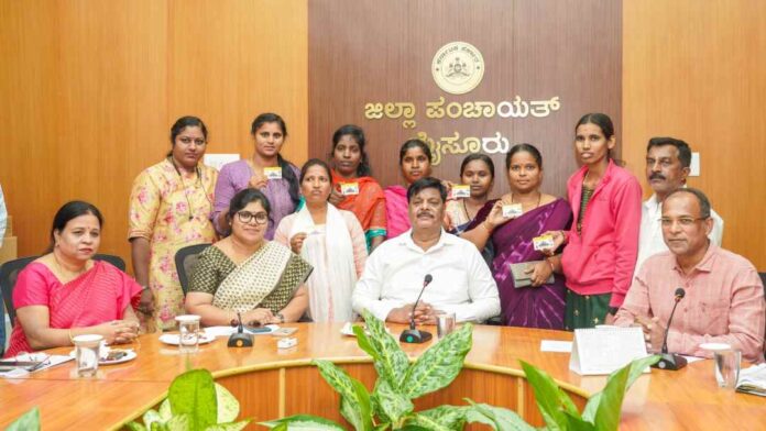 ಸ್ವಚ್ಛವಾಹಿನಿ ಚಾಲಕಿಯರಿಗೆ ಪರವಾನಗಿ